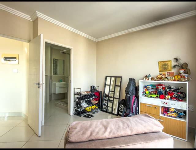 2 BEDROOM APARTMENT FOR SALE IN UMHLANGA RIDGE